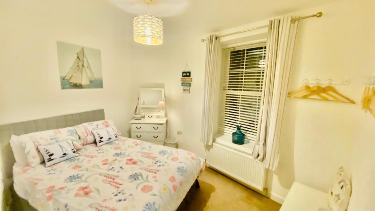 The Bonting Beautiful Three Bed Townhouse Near Harbour And Beach ทอร์คิ ภายนอก รูปภาพ