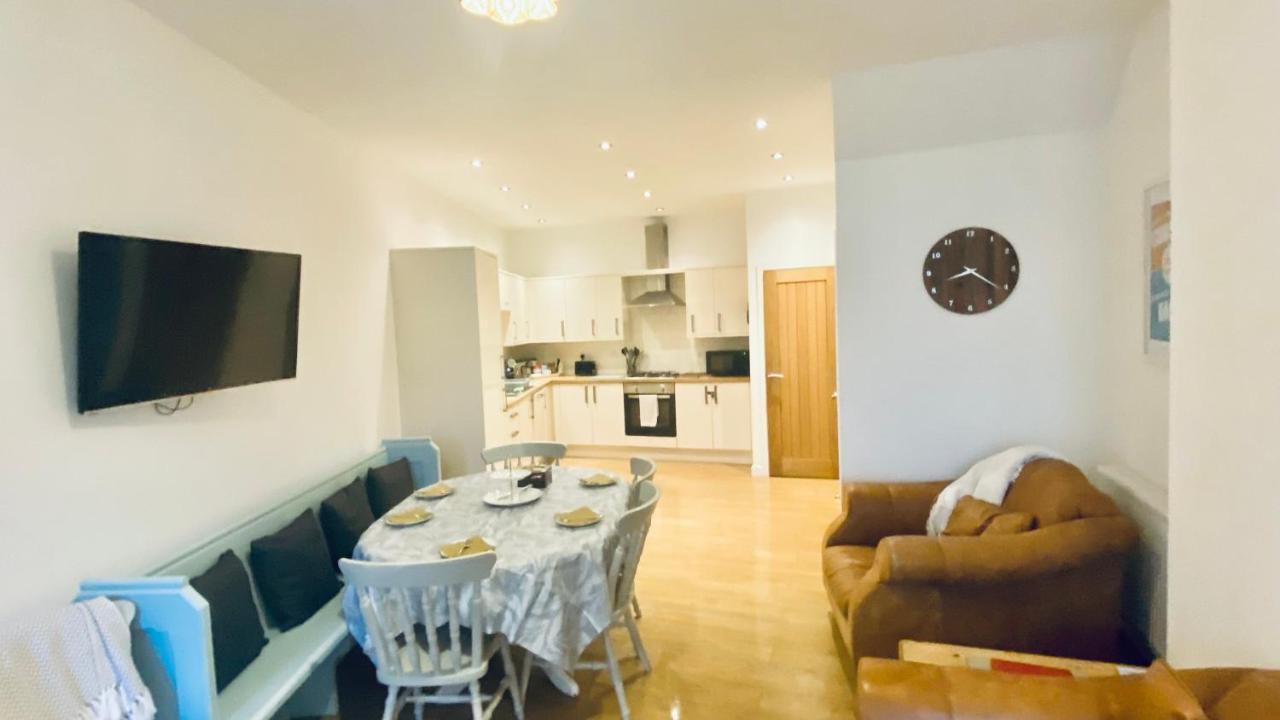 The Bonting Beautiful Three Bed Townhouse Near Harbour And Beach ทอร์คิ ภายนอก รูปภาพ