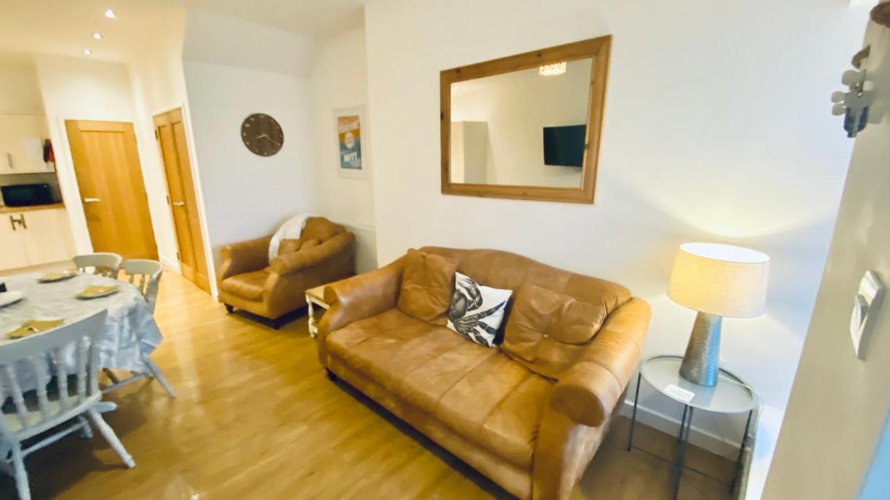 The Bonting Beautiful Three Bed Townhouse Near Harbour And Beach ทอร์คิ ภายนอก รูปภาพ